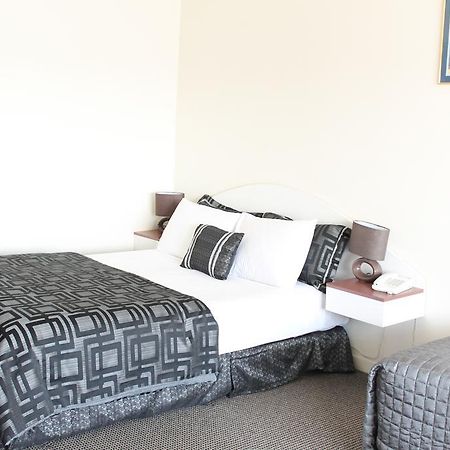 Auckland Airport Pacific Inn Room photo