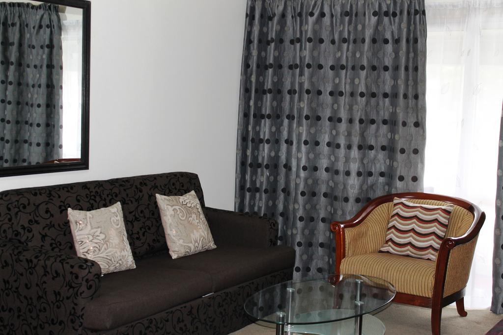 Auckland Airport Pacific Inn Room photo