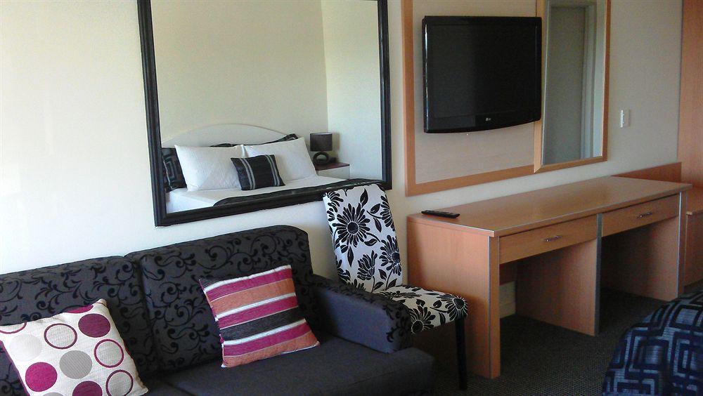 Auckland Airport Pacific Inn Exterior photo