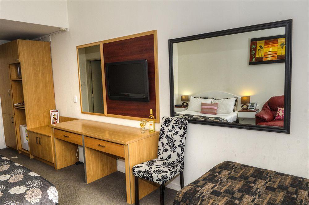 Auckland Airport Pacific Inn Exterior photo